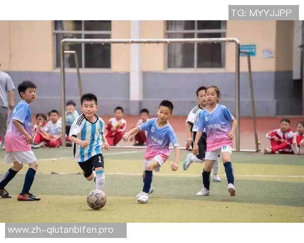 追风少年的足球梦想与成长之路:从校园到绿茵场的奋斗故事 追风少年的足球梦想与成长之路:从校园到绿茵场的奋斗故事